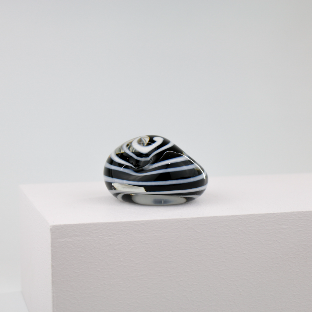 BonBon Paperweight Liquorice 1