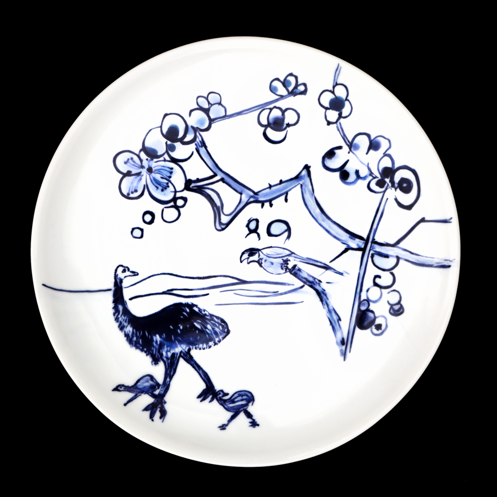 Gladys Reynell's Emus in Jiangxi
porcelain plate, cobalt underglaze decoration, glaze
photo: Josef Muller