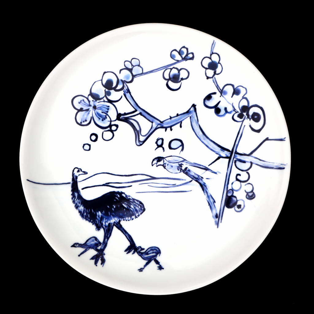 Gladys Reynell's Emus in Jiangxi
porcelain plate, cobalt underglaze decoration, glaze
photo: Josef Muller