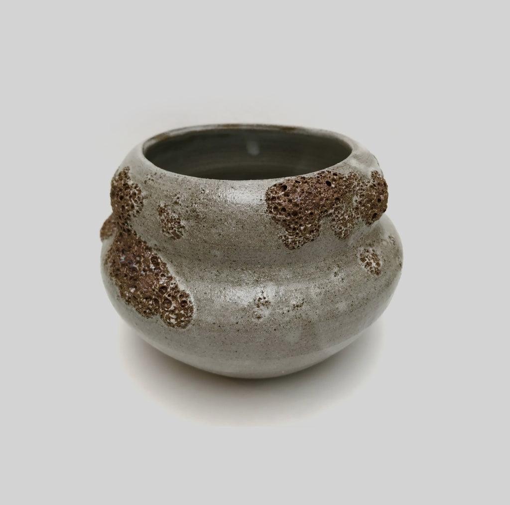 Salt pot